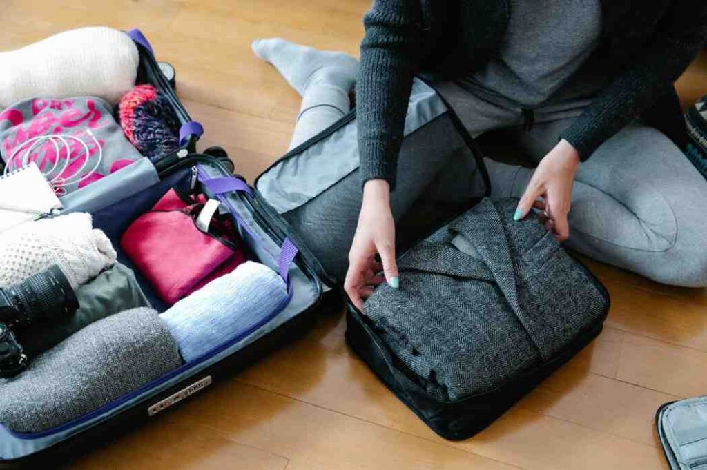 how to pack a suitcase